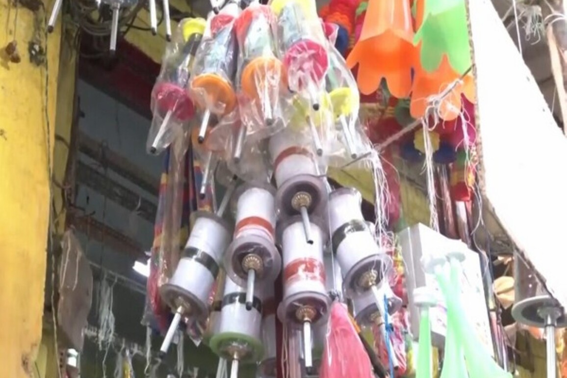 MP: Indore Collector orders to take legal action over use of Chinese Manjha