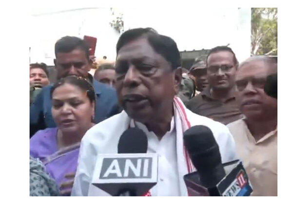 Ex-Jharkhand minister Alamgir Alam walks out of jail after SC granted bail in PMLA case