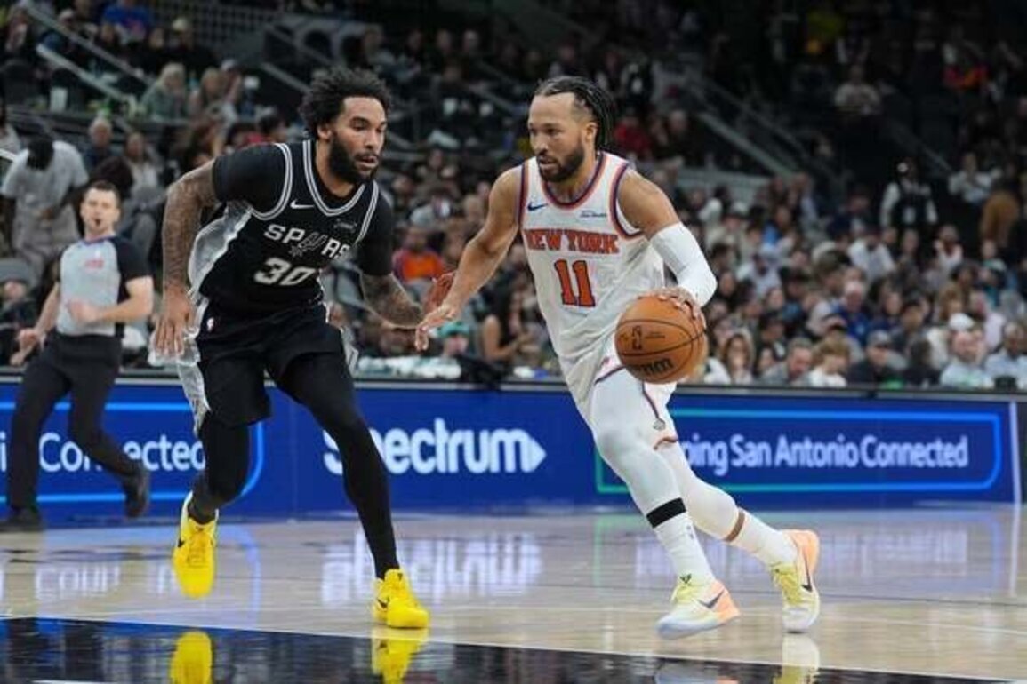 After flawless February, Spurs visit Knicks to open March