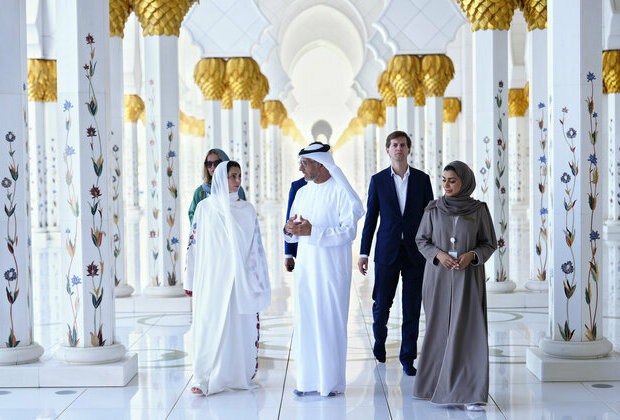 Belgian FM visits Sheikh Zayed Grand Mosque