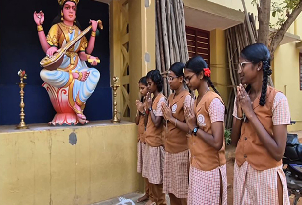 Tamil Nadu : Class 12 board exams commence in Trichy;students offer prayers before exam