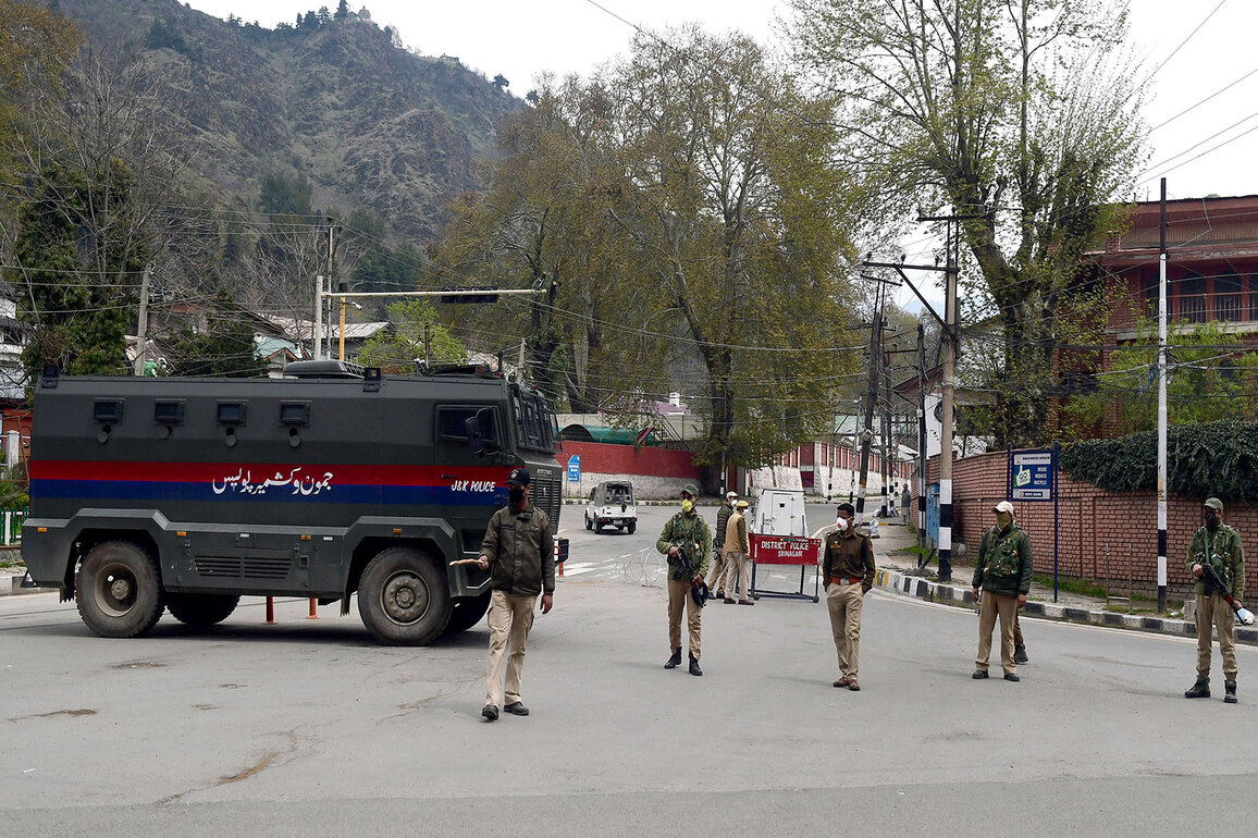 J-K: Police to conduct 14-day enquiry after a cricket player displays Palestine flag on helmet