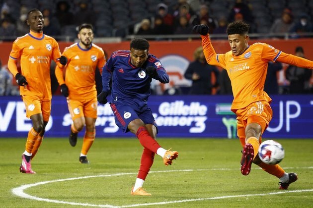 FC Cincinnati tally twice late to tie Fire