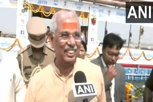 Kerala Guv Rajendra Vishwanath Arlekar visits Mahakumbh