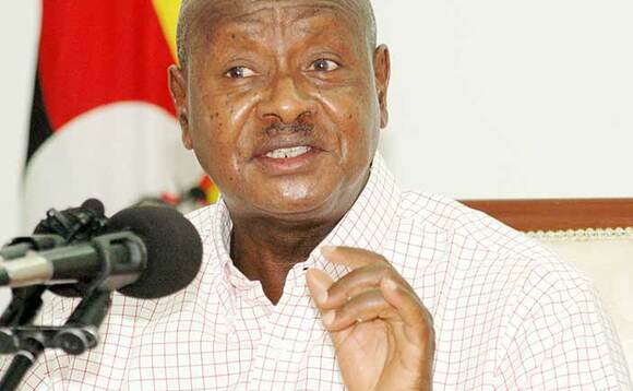 Pulezidenti Museveni ng'ayogera. Pulezidenti Museveni ng'ayogera.