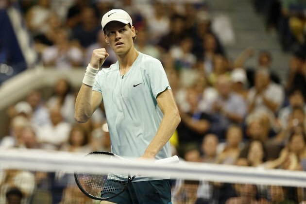 Jannik Sinner, Novak Djokovic advance at Nitto ATP Finals