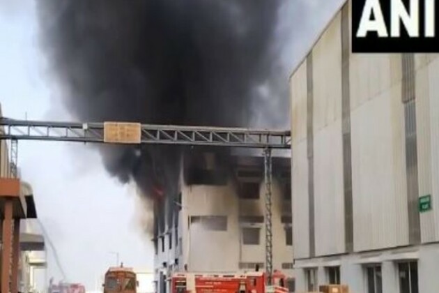 Gujarat: Massive fire breaks out at chemical manufacturing unit in Bharuch, dousing operations underway