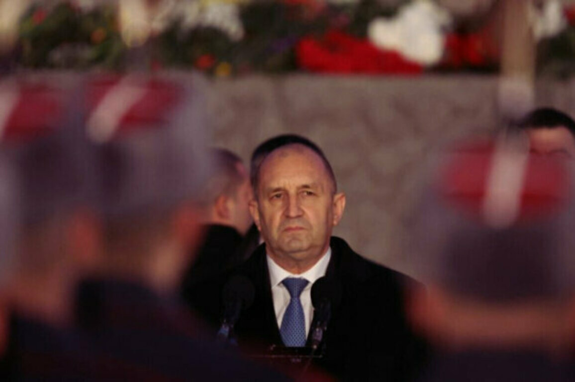 Bulgaria's President Warns of Difficult Times Ahead, Calls for Unity