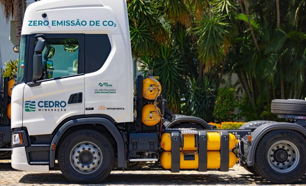 Caminhão GNV gás cedro minério de ferro