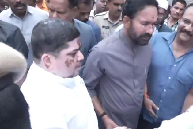 Hyderabad: Union Minister Kishan Reddy, Telangana Minister Poonam Prabhakar visit Gulzar House, site of major fire