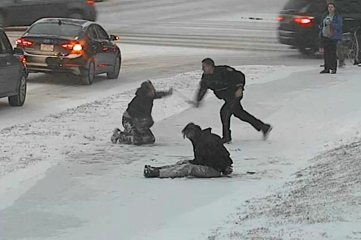 Assault trial begins for Edmonton police officer caught on video hitting man with baton
