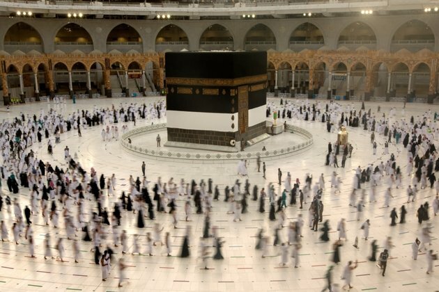 Saudi Arabia Approves Entry of Tourists Jabbed with Sputnik