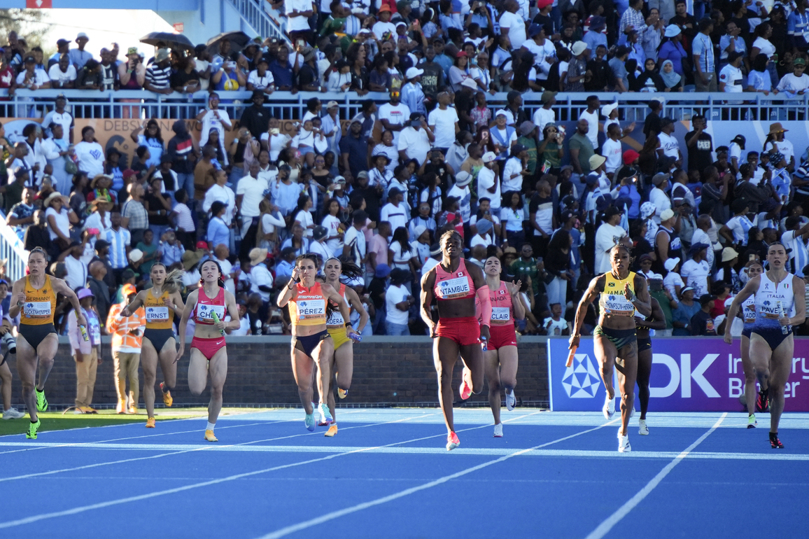 (SP)BOTSWANA-GABORONE-WORLD ATHLETICS RELAYS-WOMEN'S 4X100m RELAY-FINAL