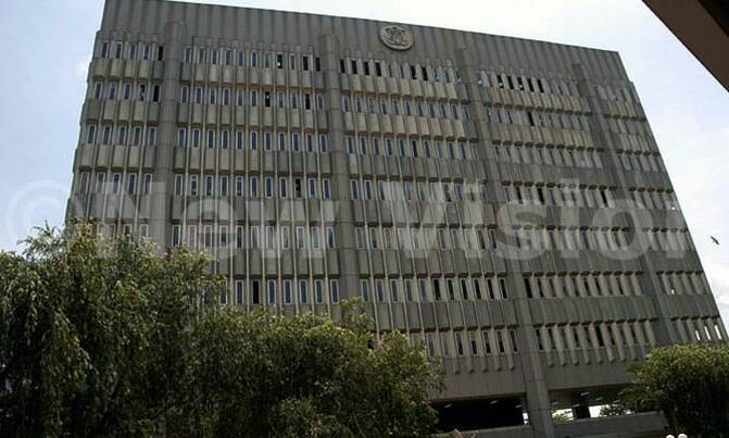 Banks agree to lower interest rates Banks agree to lower interest rates