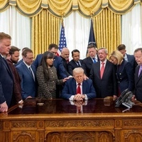 Evangelical leaders gather in White House to pray for Trump, troops 