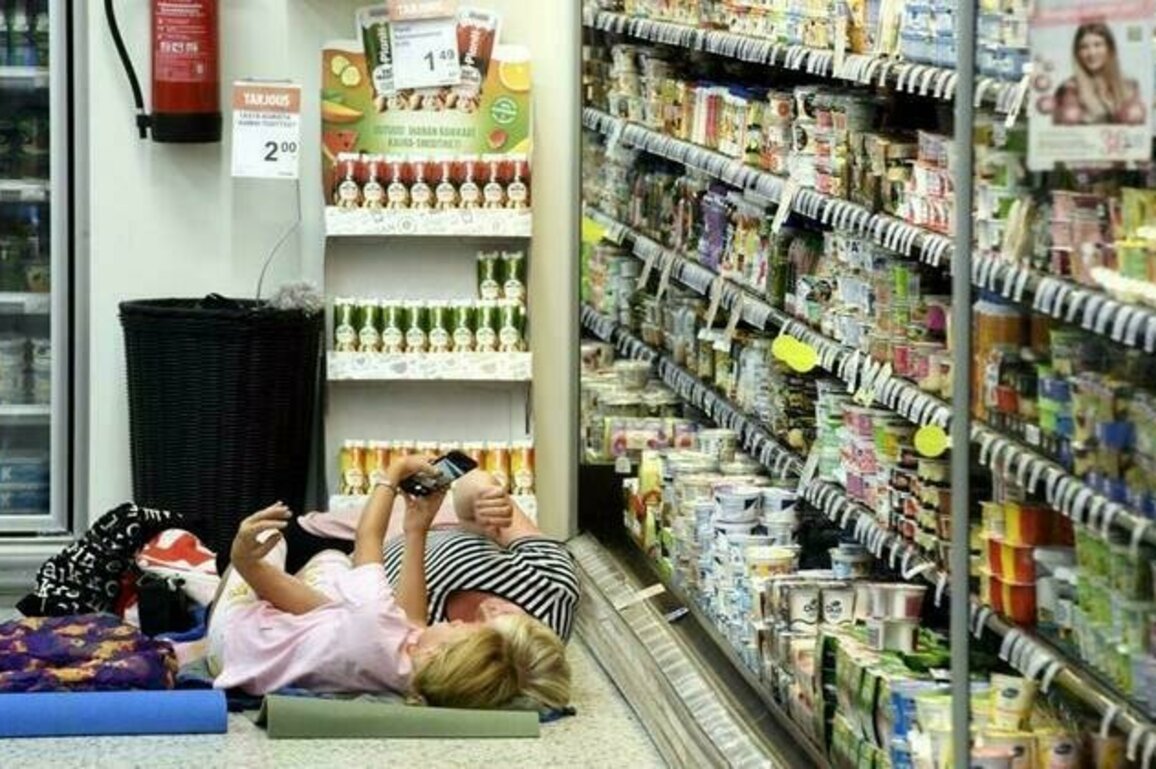 Unexpected Nordic heatwave catches tourists off guard