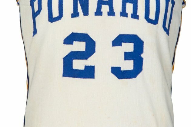 Obama basketball jersey sells for $120 000