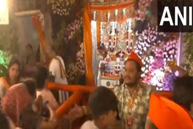 Devotees throng Nagpur's Shri Poddareshwar Ram temple on Ram Navami