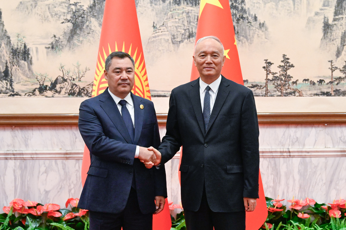 CHINA-BEIJING-CAI QI-KYRGYZ PRESIDENT-MEETING (CN)