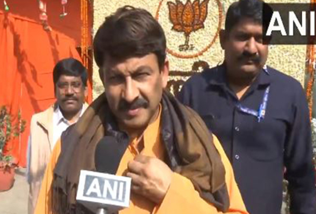 Putting up Kejriwal's portrait alongside Ambedkar, Bhagat Singh an "insult to their legacy", says BJP's Manoj Tiwari