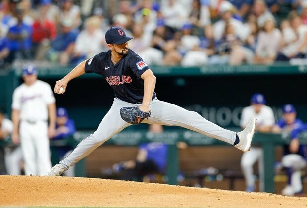 Guardians activate RHP Nick Sandlin, recall SS Angel Martinez