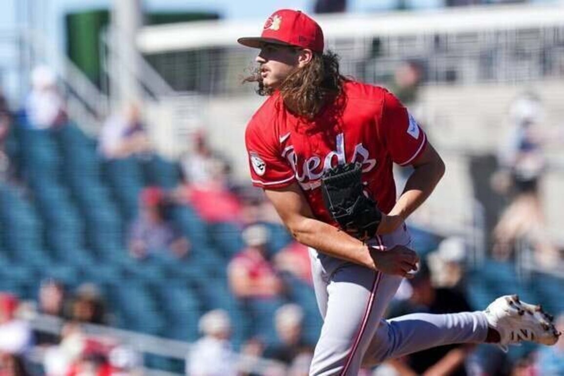 Rising pitchers take center stage as Reds, Red Sox conclude series