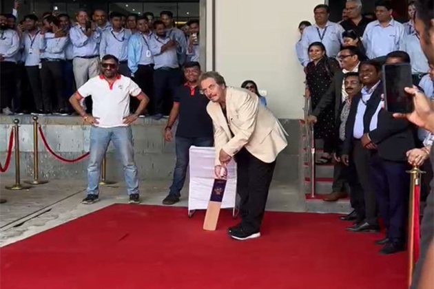 Errol Musk backs Dream League of India, plays friendly tennis ball cricket match