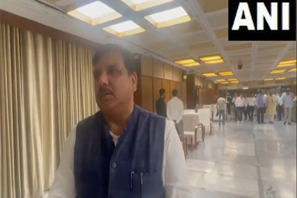"Insulting India every day...": AAP MP Sanjay Singh slams Trump tariff move