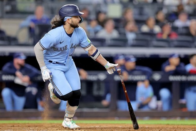 Resurgent Blue Jays pursue sweep of Yankees