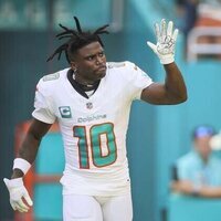 Reports: Dolphins releasing Tyreek Hill, Bradley Chubb