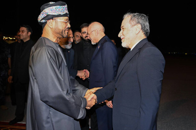 Iran and Oman discuss 60-Day Strait of Hormuz traffic plan as stanfoff intensifies