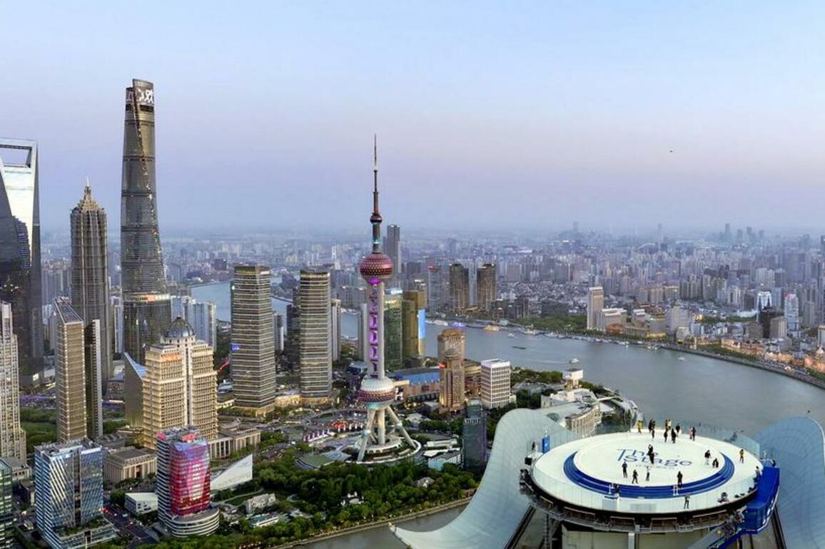 60"FlyOverChina | 320-meter-high observation deck in Shanghai opens to public