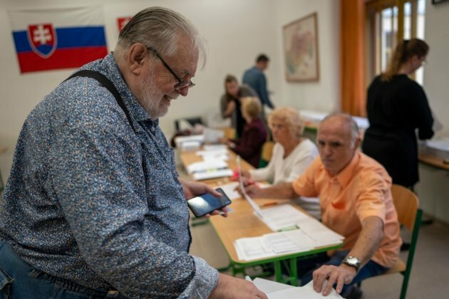 Slovakia&#039;s Pro-West, Pro-Russia Parties in Tight Race, Exit Polls Say