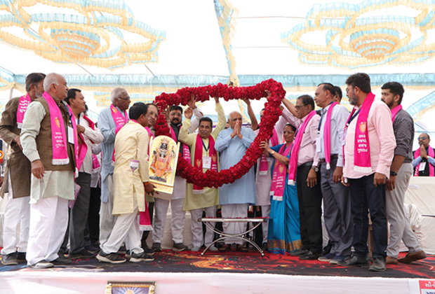 Prajapati Community honors Gujarat CM Bhupendra Patel for social complex initiative