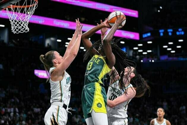 Liberty drops third of four in home loss to Storm