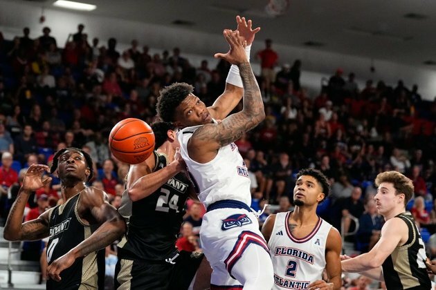 Bryant goes on the road, shocks No. 10 Florida Atlantic