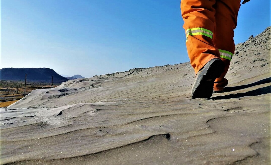 Integrating closure thinking into the mining life cycle