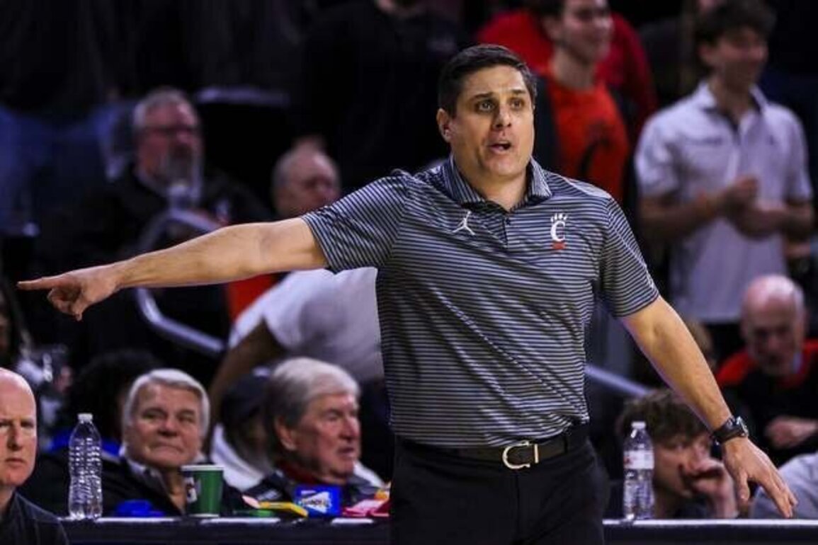 Cincinnati grabs big lead vs. Colorado in 1st Big 12 win