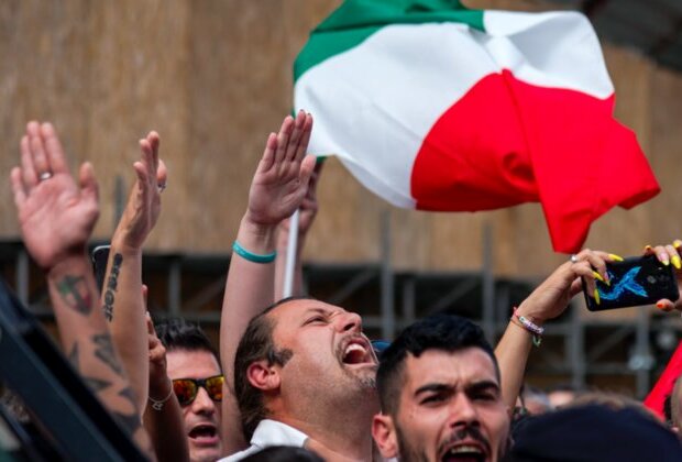 Fascist salute not a crime Italian court