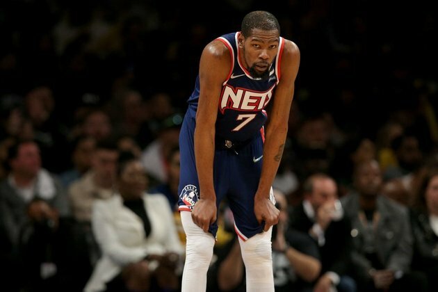 Kevin Durant favored to land in Phoenix as Suns' title odds shorten