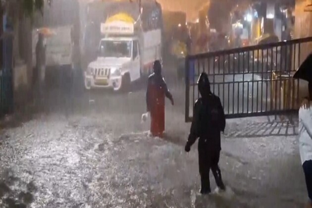 Maharashtra: IMD issues red alert for Mumbai, 6 districts