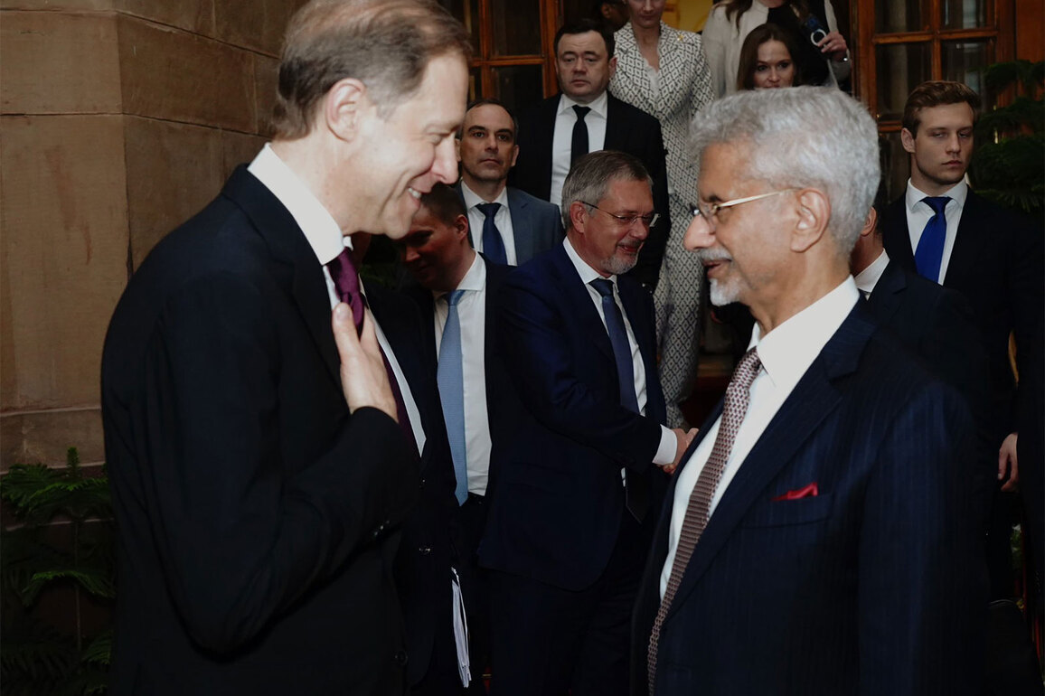 Russia's First Dy Chairman Manturov says Russian firms can scale up oil, LNG supplies to India