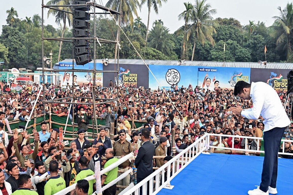 Abhishek Banerjee launches 'Abar Jitbe Bangla'; BJP says public won't be fooled