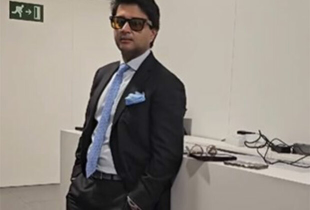 "Had an insightful time": Jyotiraditya Scindia poses in style with Ray-Ban's Meta AI glasses at Mobile World Congress 2025