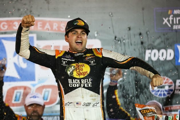 Noah Gragson claims Texas for fourth consecutive win