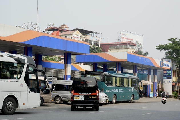 Transport sector bears brunt as fuel prices soar across Vietnam