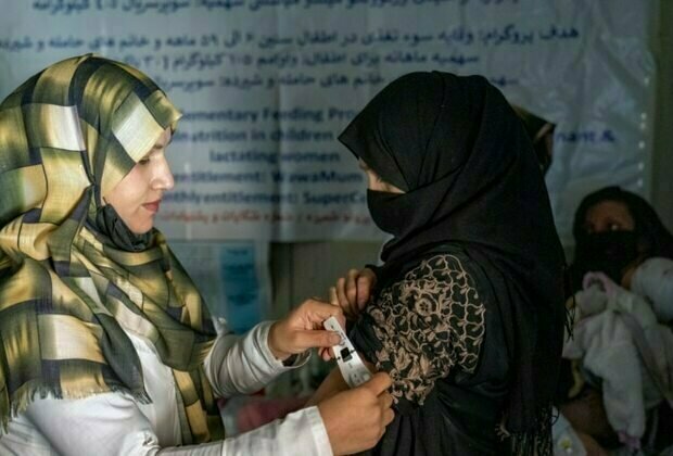 Despite restrictions, Afghan women provide health care 