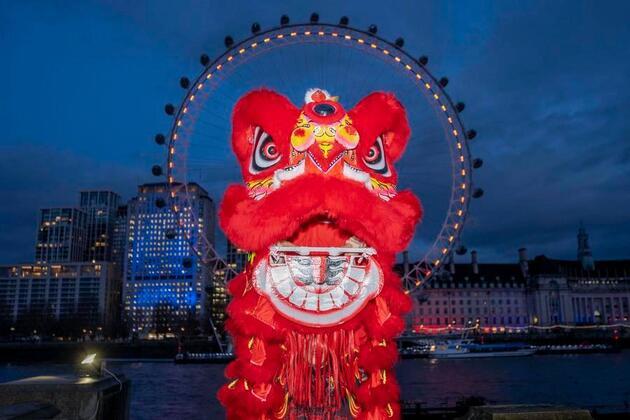 Spring Festival atmosphere welcomes China-bound travelers at London Heathrow