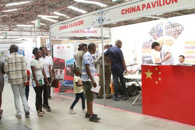 Zimbabwe pledges favorable environment to attract more Chinese investment