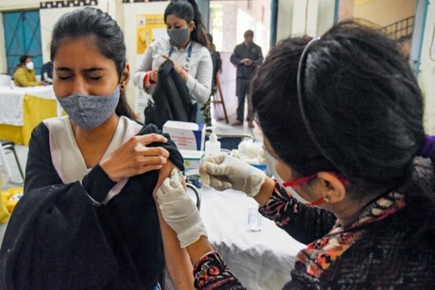 Over 3.5 cr children between 15-18 receive 1st dose of COVID vaccine in India so far